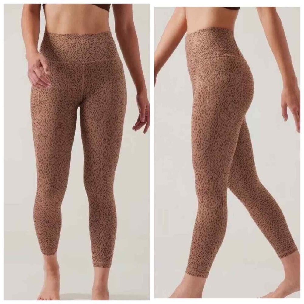 Athleta Salutation Stash Pocket 7/8 Tight